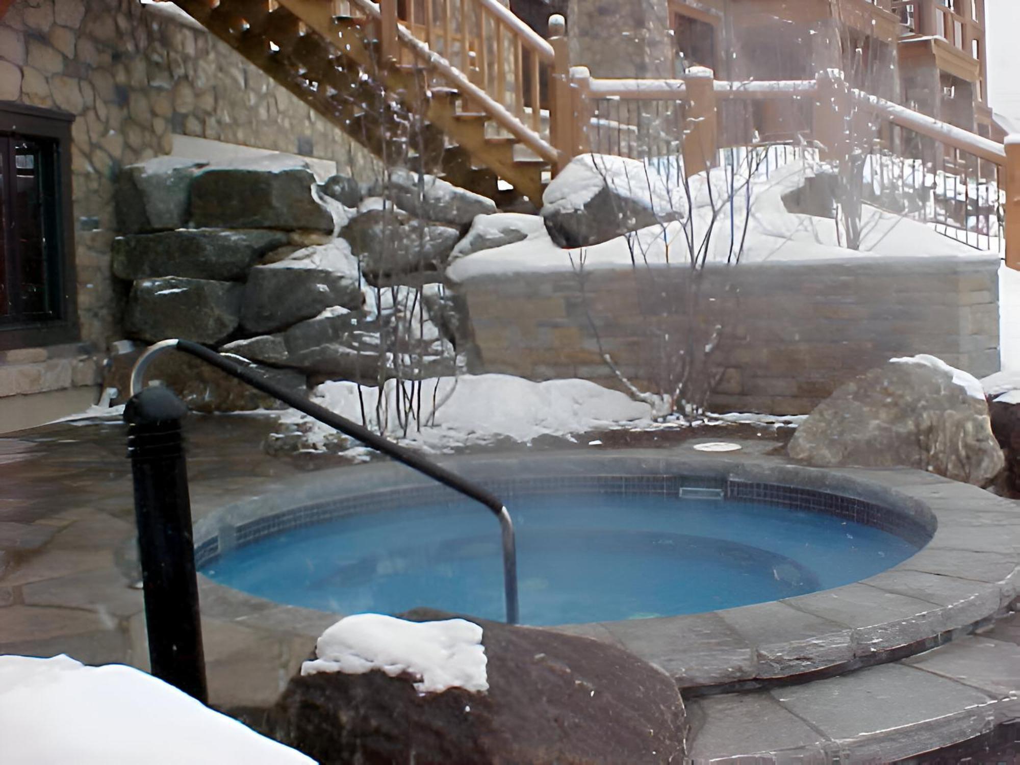Luxurious Equinoxe Ski-In/Ski-Out Mont-Tremblant Eksteriør billede