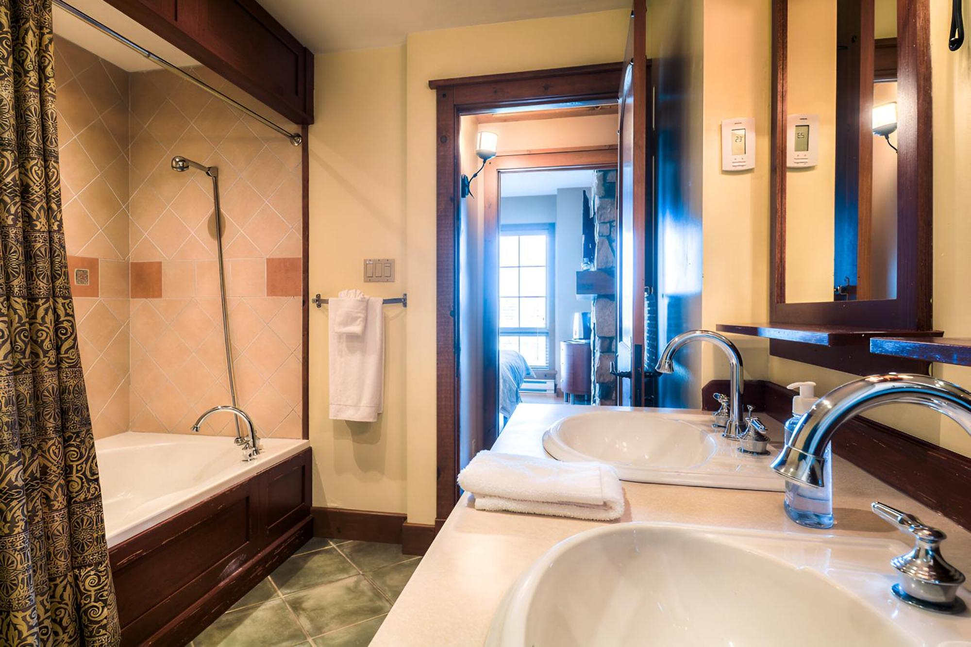 Luxurious Equinoxe Ski-In/Ski-Out Mont-Tremblant Eksteriør billede